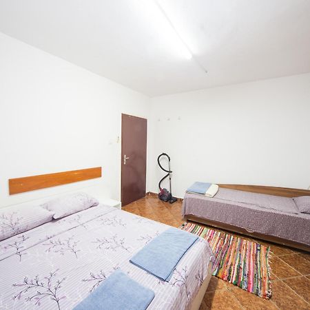 Apartamento Center - Basic Flat - 10 Min To The Beach Burgas Exterior foto