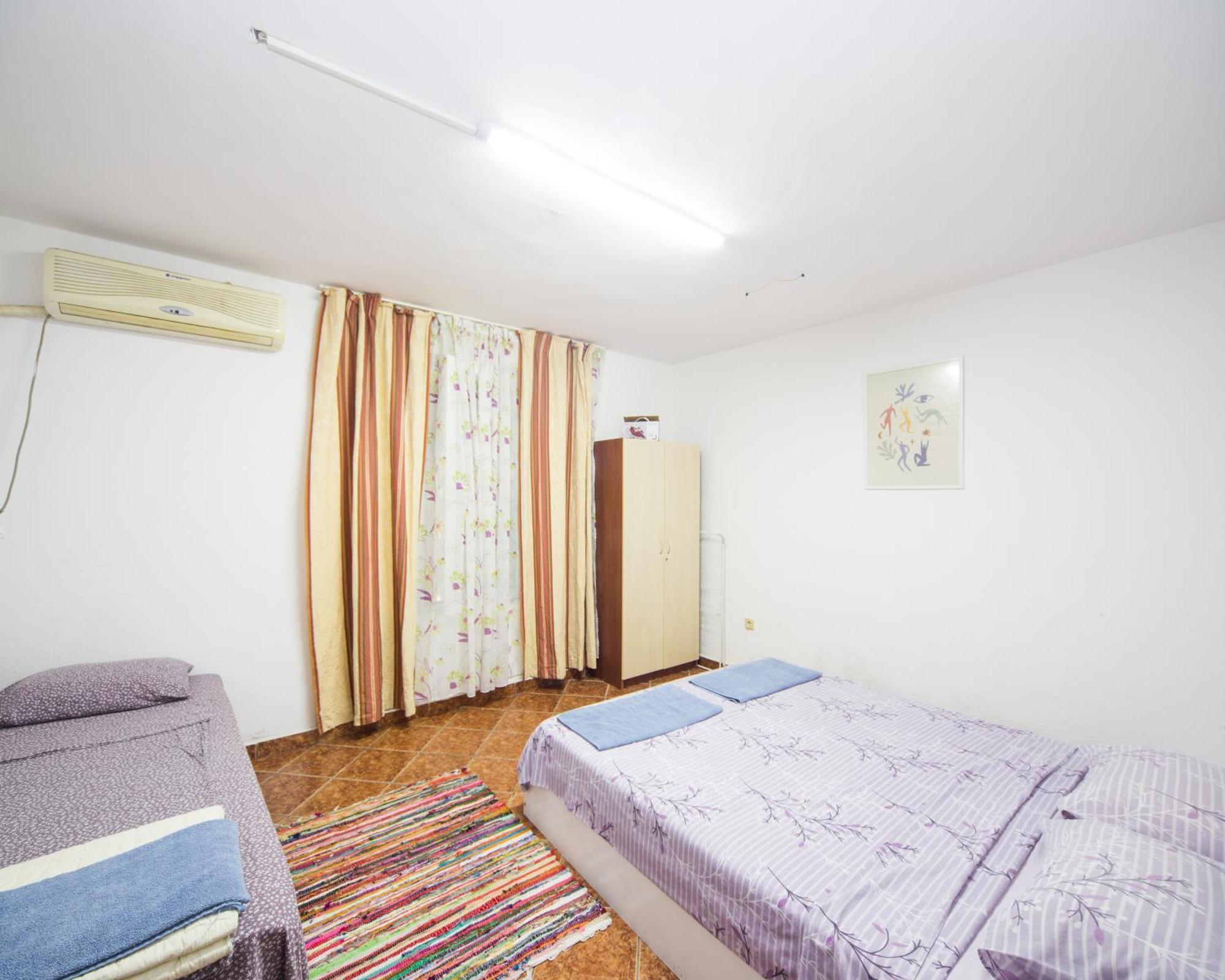 Apartamento Center - Basic Flat - 10 Min To The Beach Burgas Exterior foto