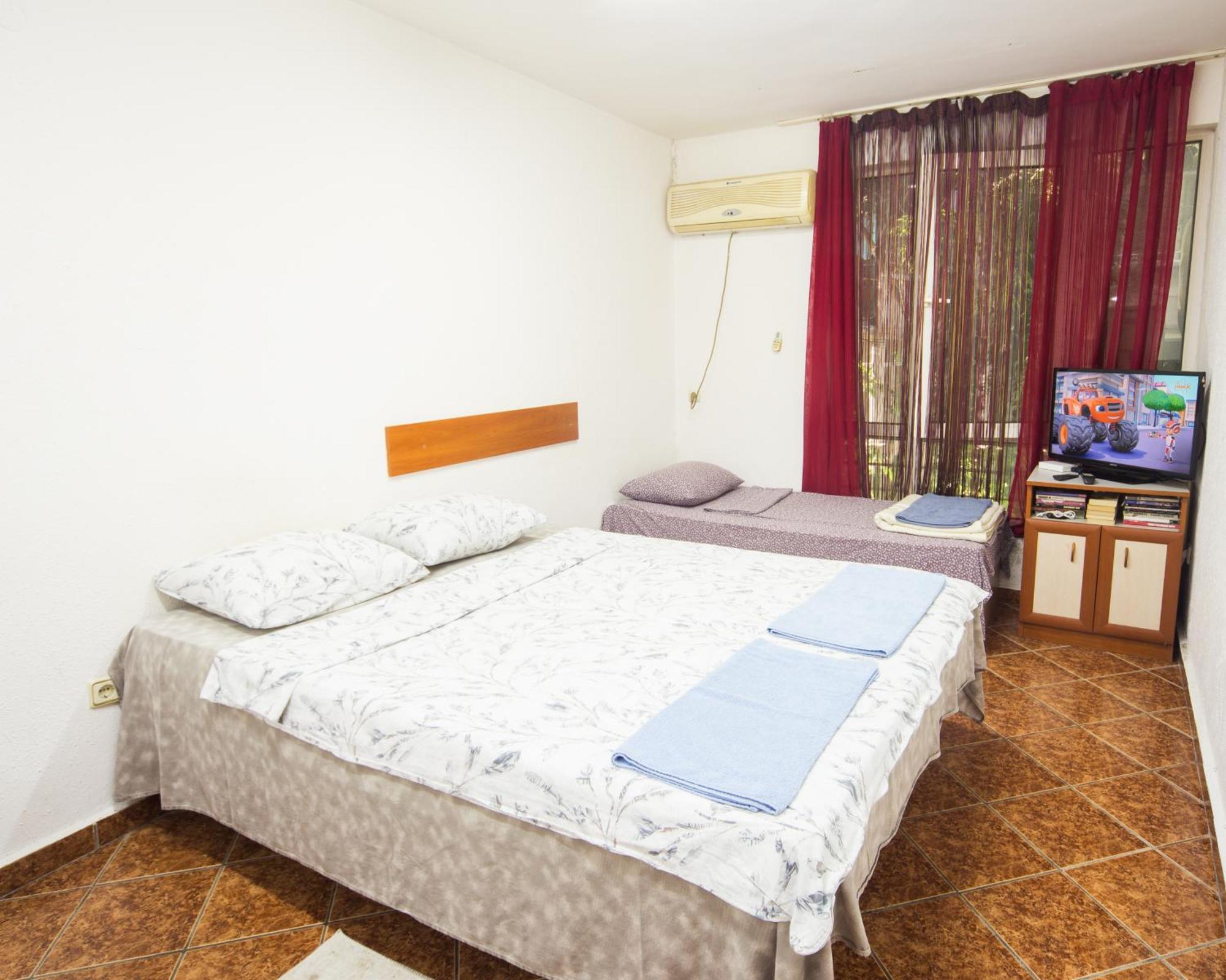 Apartamento Center - Basic Flat - 10 Min To The Beach Burgas Exterior foto